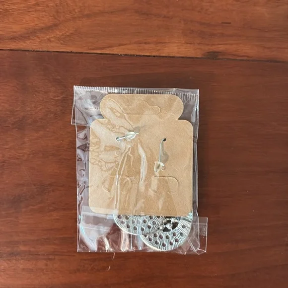 NWT Beaded large Pink Earrings - Picture 3 of 3